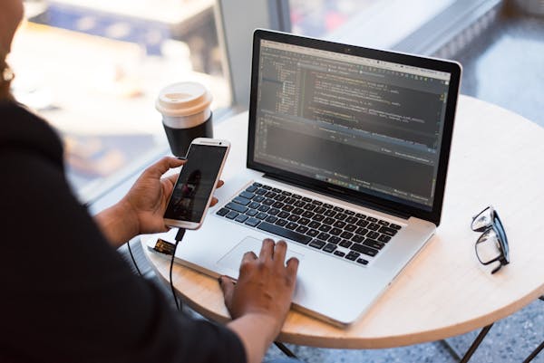 Mobile App Development: React Native vs. Flutter